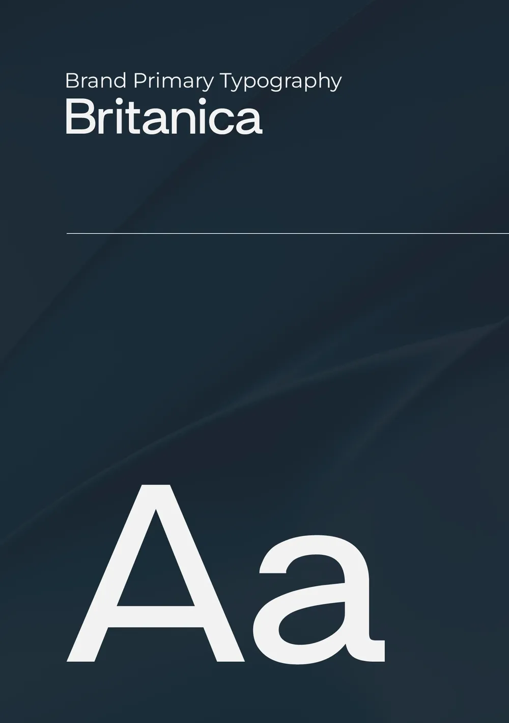 Spécimen de la typographie Britanica : un grand « Aa » blanc sur fond bleu nuit